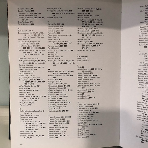 LIM TIME DISCOUNTED SHIPPING! 🌟HOST PICK🌟 Hardcover- In Vogue: The Illustrated - Picture 11 of 13